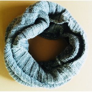 2 New York & Company scarf bundle